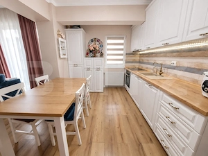 Apartament cu terasa generoasa - imagine 2