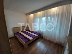 Apartament spatios cu 3 camere si 2 bai plus balcon in zona Central - imagine 3