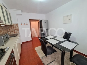 Apartament spatios cu 3 camere si 2 bai plus balcon in zona Central - imagine 10