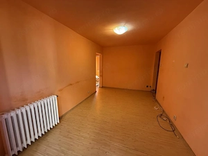 Apartament 3 camere, etaj 2, semidecomandat - Piata Doina - imagine 3