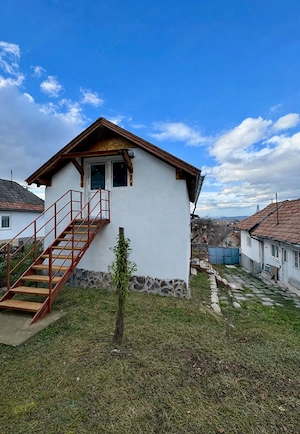  Casă cu 4 camere+teren 569mp, Săcele Cernatu, 200m de primărie centru - imagine 2