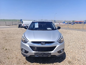 Vand schimb Hyundai Ix35 2.0 benzina163cp, 4x4 ,Octombrie 2015  - imagine 9