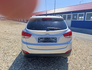 Vand schimb Hyundai Ix35 2.0 benzina163cp, 4x4 ,Octombrie 2015  - imagine 10