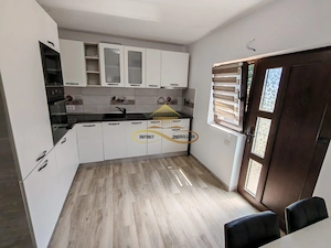 Casa complet mobilata, 3 dormitoare, garaj și livada – Racaciuni - imagine 3