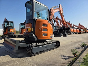 Excavator 4t HItachi ZX33U-6, 2023, 737t, ad sapare 4m, cupla rapida+3 cupe noi-38.900 eur+Tva - imagine 5