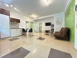 Apartament de lux la casa cu 3 camere si gradina in zona Trei Stejari