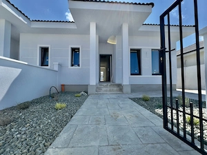 Finisaje la alegere.Duplex pe sol.Dormitor cu baie.Toate utilitatile! - imagine 2