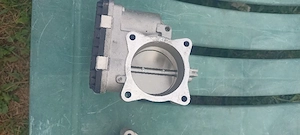 Vând 4 electromotoare,4 alternatoare,1 pompă de apă,o turbină,si o clapetă de Accelerație 