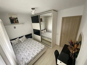 Apartament 3 camere Poarta 6 - imagine 4