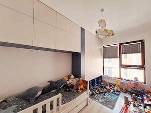 Langa benzinaria ESO. Lift. 73 mp utili. 2 bai. Mobilat si utilat complet. - imagine 16
