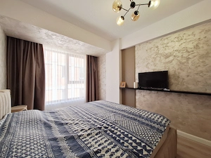 Langa benzinaria ESO. Lift. 73 mp utili. 2 bai. Mobilat si utilat complet. - imagine 5