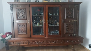 Vanzare set vitrina+comoda din LEMN MASIV, sculptata