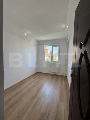 Apartament 3 camere, 45 mp, zona Craiovița Nouă - imagine 3
