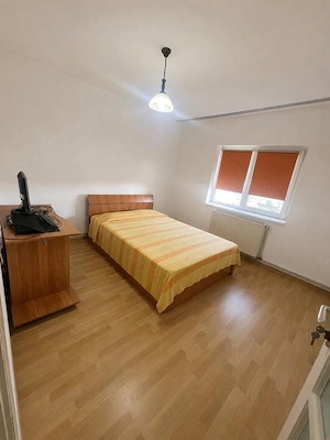 Apartament 2 camere spatios central, Bals  - imagine 5