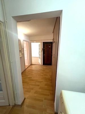 Apartament 2 camere spatios central, Bals  - imagine 2