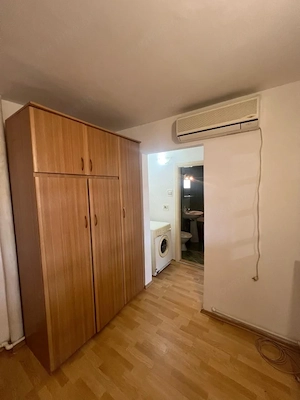 Apartament 2 camere spatios central, Bals  - imagine 6