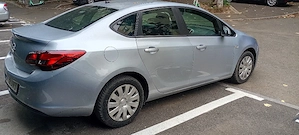 Opel Astra J 1.6  - imagine 2