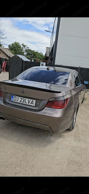 Caut să vând urgent e60 525d facelift 2010 pt pasitonti e o masina foarte frumoasa  - imagine 4