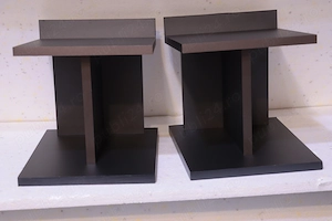 Standuri universale pentru boxe.