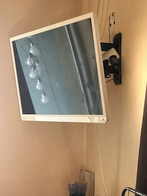 Televizor Toshiba 32" (80 cm) + Suport de perete inclus