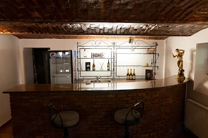  Angajăm Ospătar Barman   Pensiune Helen Rasnov - imagine 2