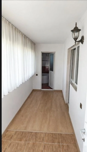 Casă de vânzare în comuna Corbi - imagine 2