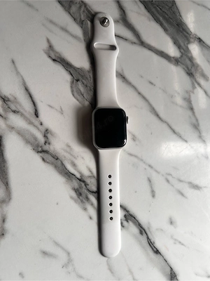 Apple Watch SE 2 (2022)   40mm GPS   Silver Aluminum