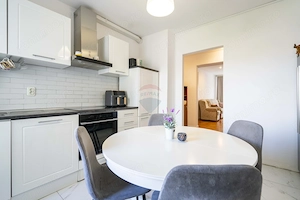 Apartament cu 4 camere de vânzare în zona Decebal - imagine 4
