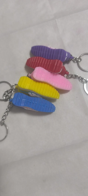 Brelocuri din plastic 