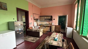 Casă cu teren de 1.025 mp Lumina | 4 camere | Potențial excelent de renovare  - imagine 19