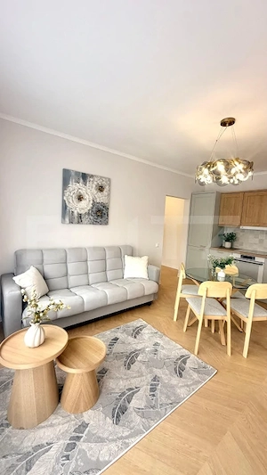 Apartament nou, semidecomandat, 3 camere, parcare subterana, zona Terra - imagine 3