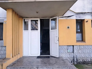 Proprietar, vând apartament cu 2 camere, decomandate situat pe bulevardul Republicii. - imagine 5