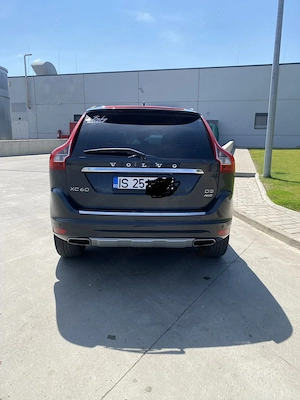 Volvo XC60 2.4 D5 AWD 2015 - imagine 2