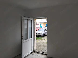 Închiriez spațiu comercial în piața agro alimentară Hațeg  - imagine 2