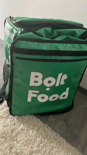 Vând geantă Bolt noua