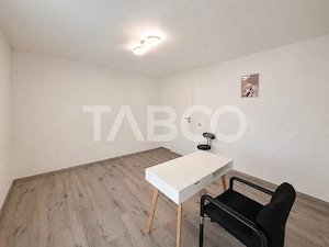 Spatiu birouri de inchiriat 2 camere si receptie zona Strand - imagine 2
