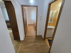 Apartament Negru Voda, langa scoala nr. 14, Universitatea Brancoveanu,  etaj 3 - imagine 10