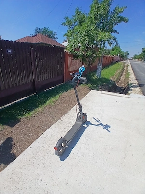 Trotineta NAVEE V40i