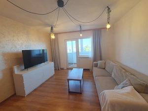 De închiriat apartament cu 3 camere   Zona Lipovei - imagine 2