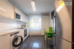 Apartament 3 camere decomandate, central,str. 9 Mai Bacau - imagine 10
