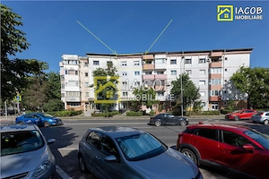 Apartament 3 camere decomandate, central,str. 9 Mai Bacau - imagine 2