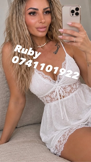 Ruby 100% Eleganta si Rafinament