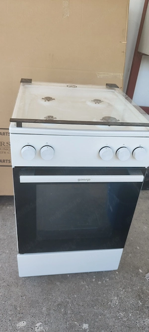 Vând aragaz Gorenje pe gaz,
