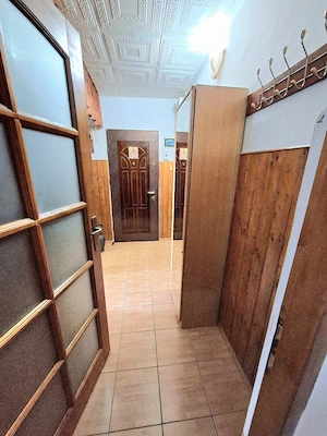 Apartament 2 camere semidecomandat, confort 1 sporit, Craiovița, 52 mp, etaj 4, centrală, proprietar - imagine 5