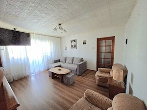 Apartament 2 camere semidecomandat, confort 1 sporit, Craiovița, 52 mp, etaj 4, centrală, proprietar