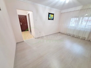 Apartament 2 camere semidecomandat, semimobilat, zona Mioritei - imagine 2