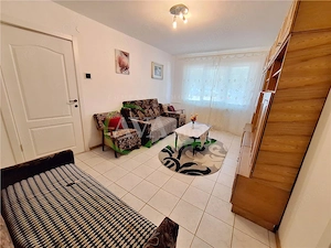 Apartament 2 semidecomandate, parter, mobilat, zona Narcisa - imagine 4