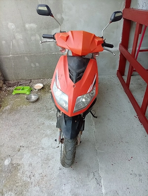 Vând scuter 49cc defect fara acte (fac și schimburi) citiți descrierea 