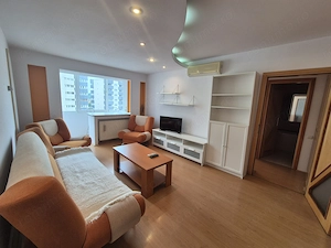 Închiriez apartament 3 camere cenreu