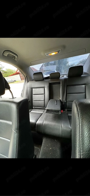 vand mercedes e 220 disel an 2012  se aude ceva la moror cind se incalzeste  - imagine 10